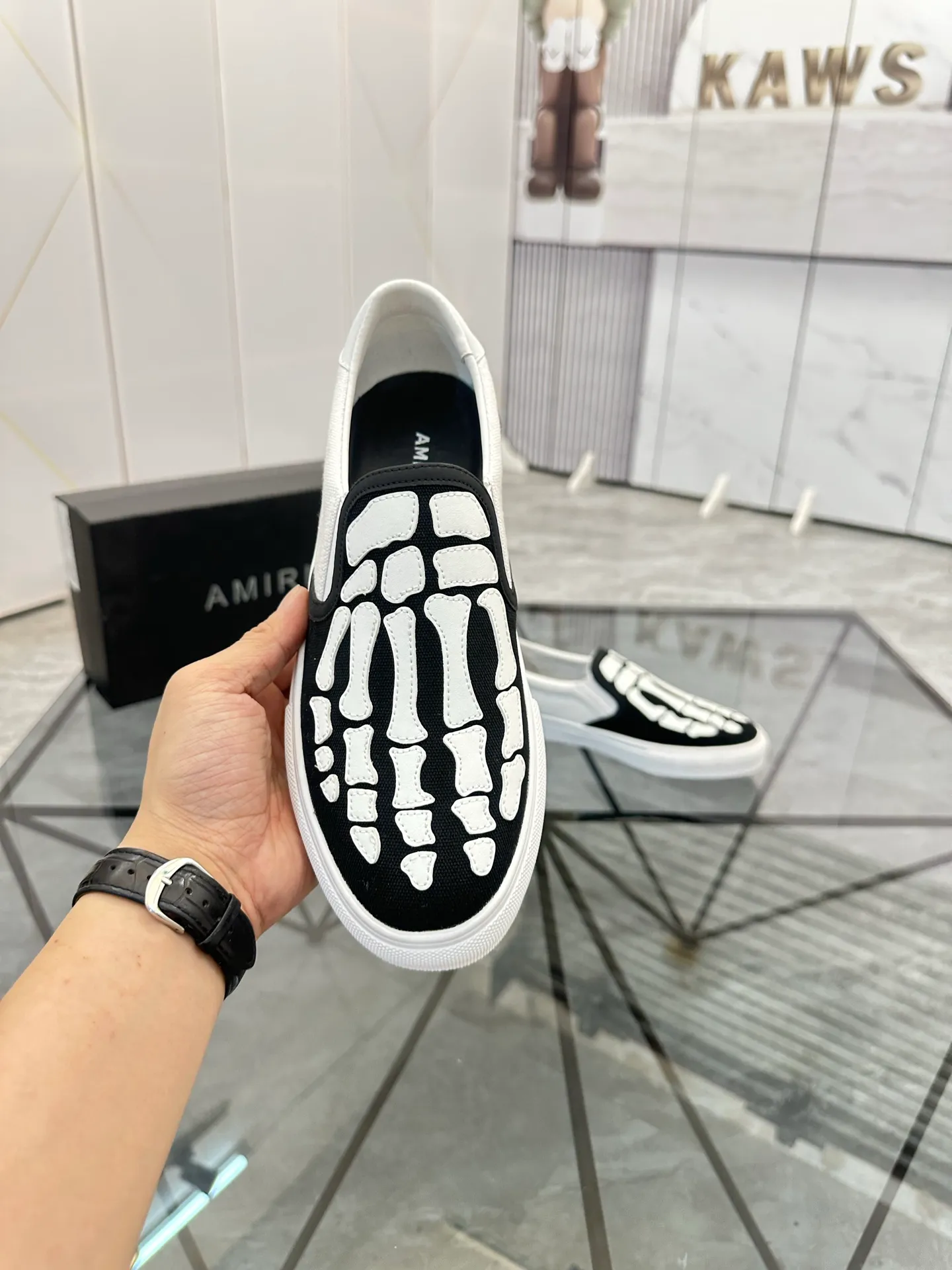Men's shoes for sale 💰: 💰P420¥ Product trademark: AMIRI*「EMIR*] slip-on Regular size: 38-44 (can be customized to 37.45.46) Product materials: Upper imported original fabric spliced ​​cowhide, breathable lining, original outsole. No.: 1023